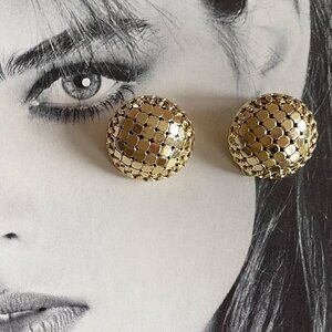 Vintage 70s 80s WHITING & DAVIS Gold Tone Metal Mesh Round Clip-On Earrings
